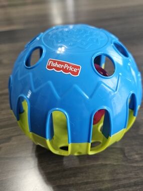 Fisher-Price Growing Baby Clutch Ball